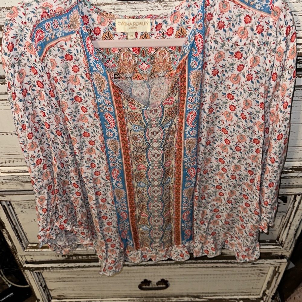 Cynthia rowley boho bell sleeve v neck blouse 2x 100% viscose very cute 🥰